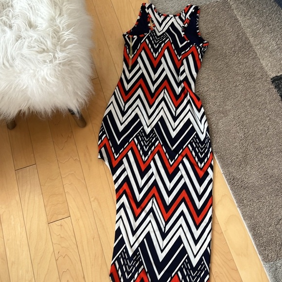 Emerald Sundae summer dress with built in bra. Pretty geometrical pattern size S - Picture 5 of 5